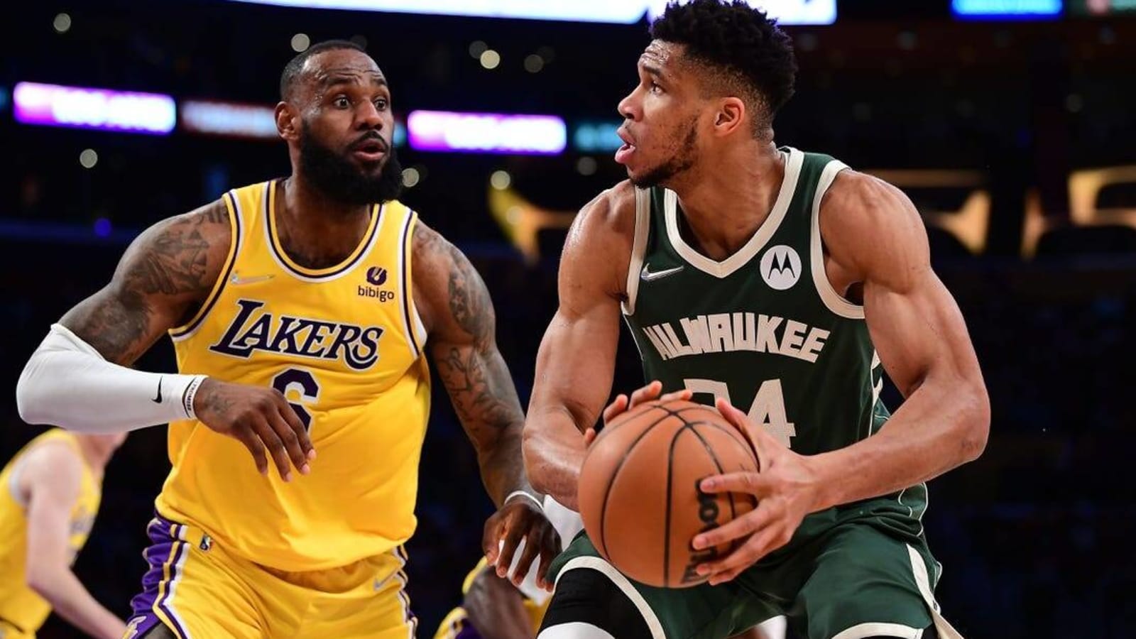 LeBron James, Giannis Antetokounmpo lead early All-Star voting