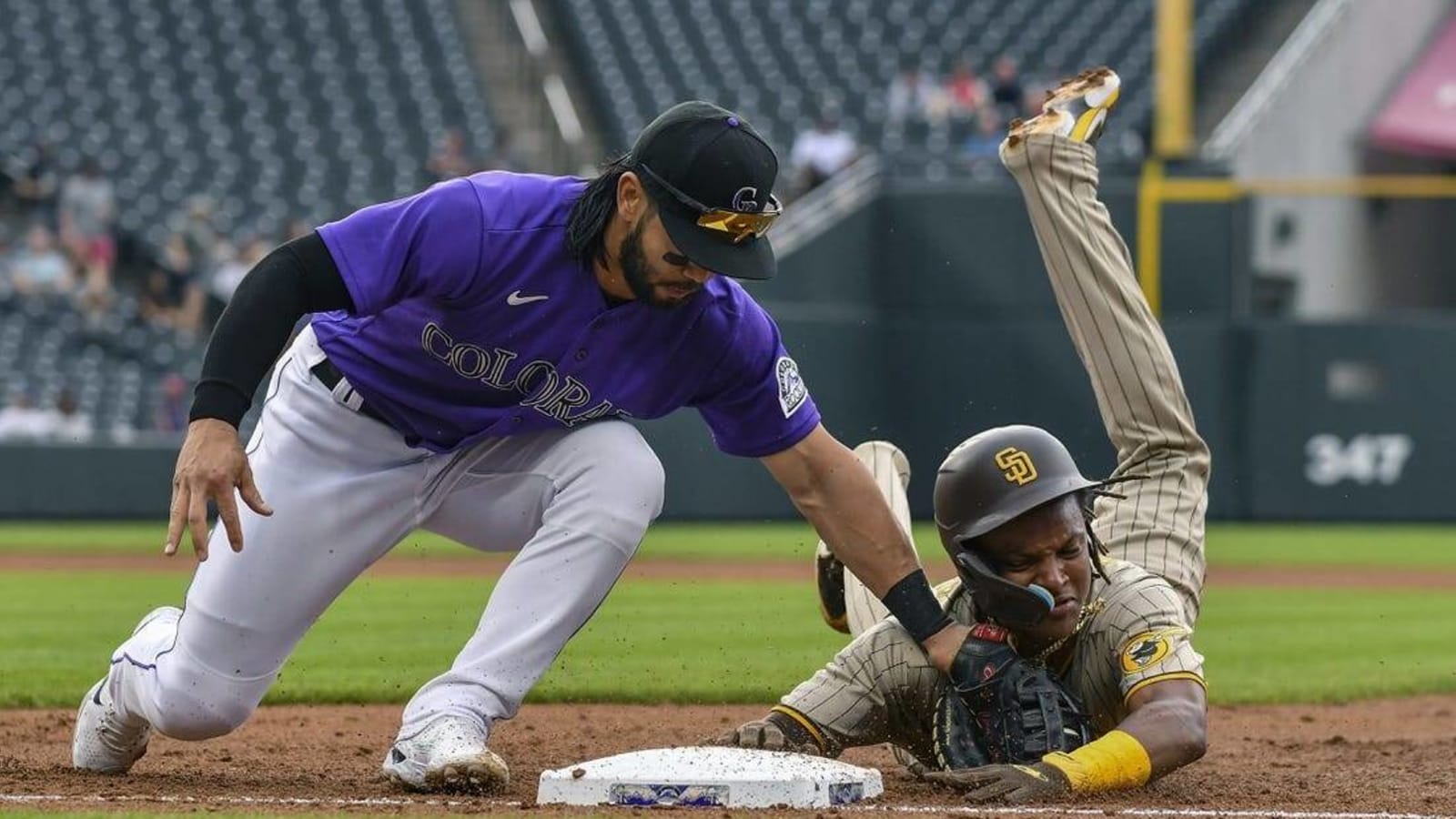 Jose Iglesias&#39; big night helps Rockies beat Padres