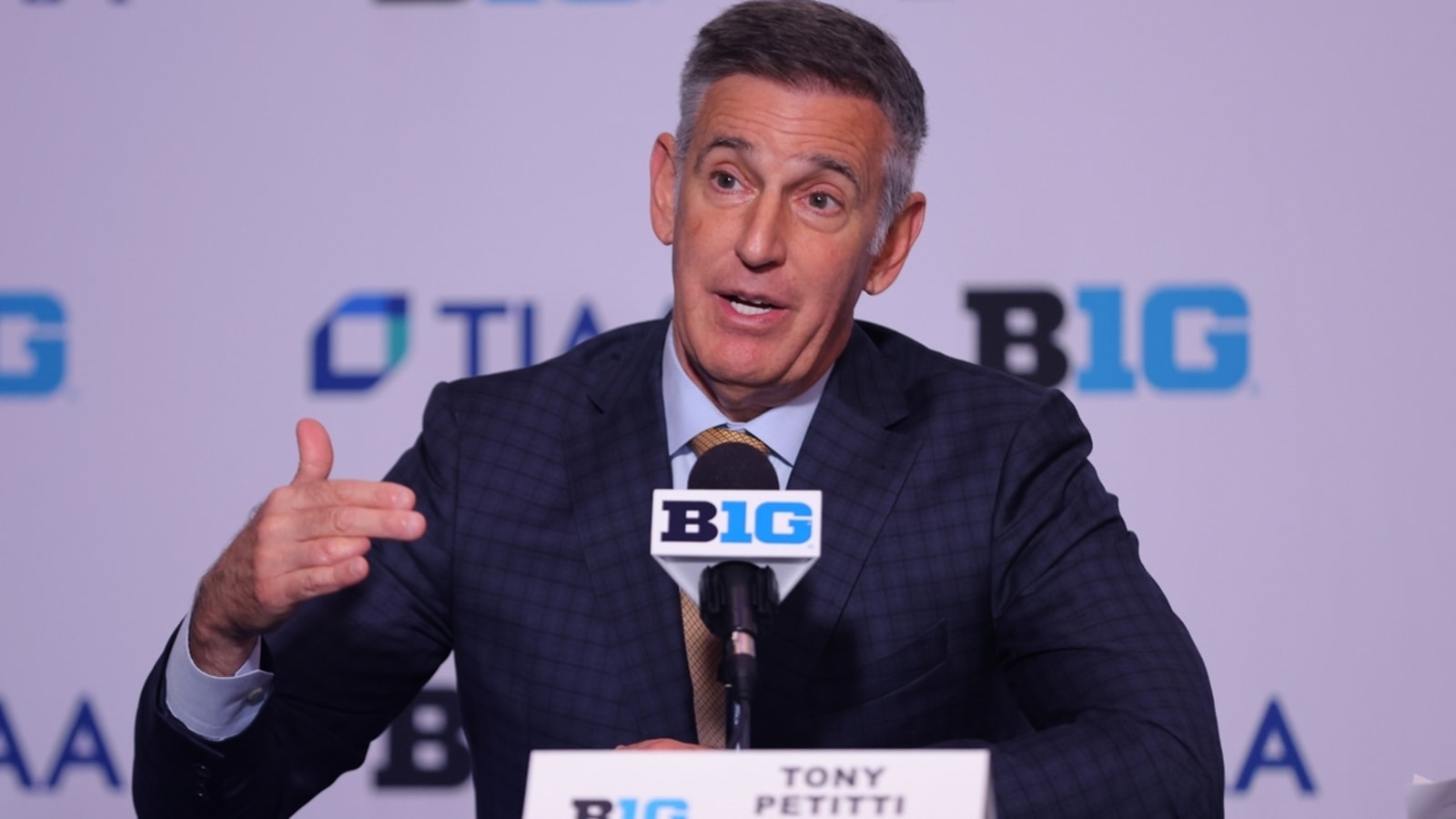 SEC, Big Ten commissioners promote change in CFP seeding format