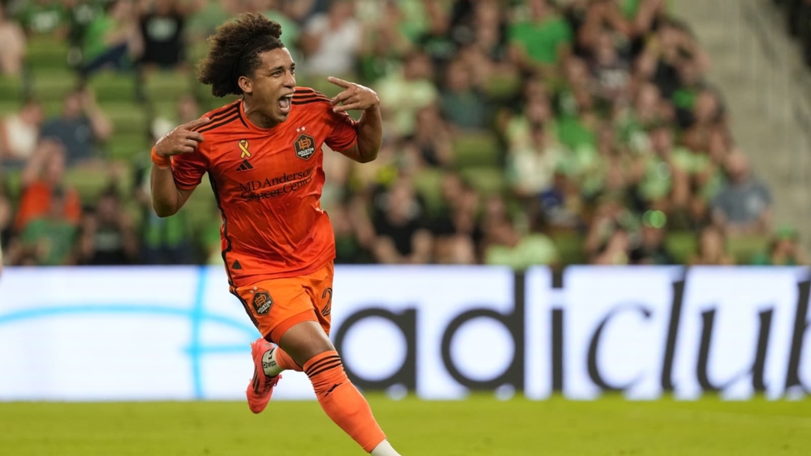 Dynamo, Sounders square off with playoff berth in sight