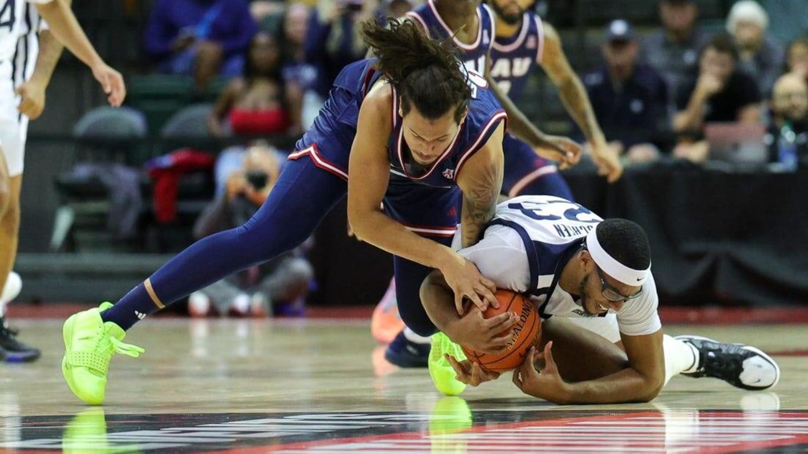 No. 19 Florida Atlantic uses balanced scoring to escape Butler