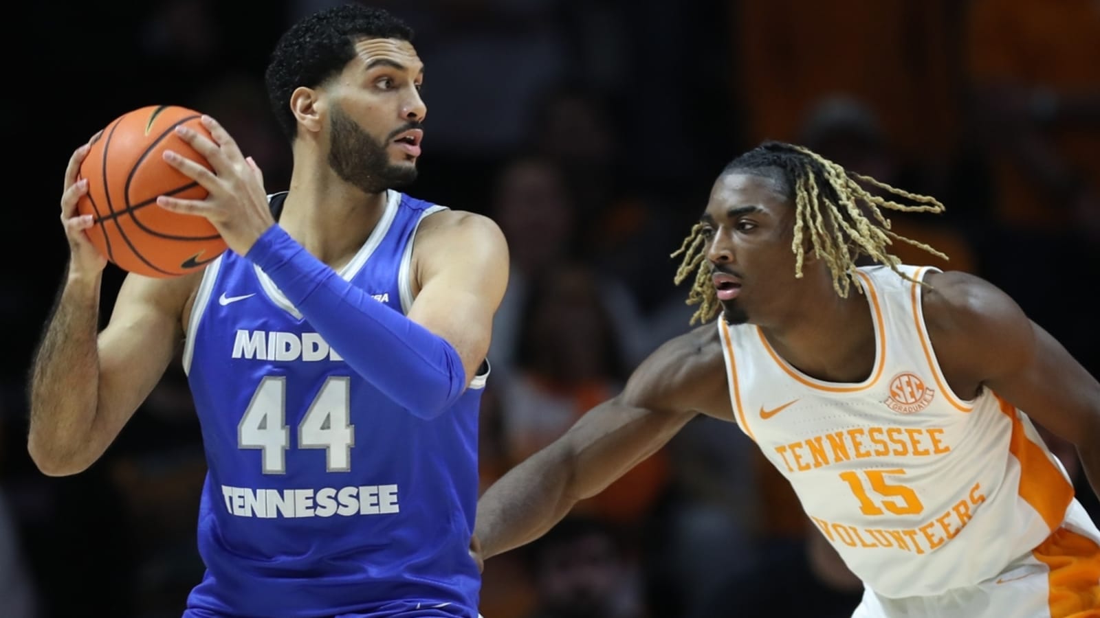 No. 1 Vols shake off rough half, dump Middle Tennessee