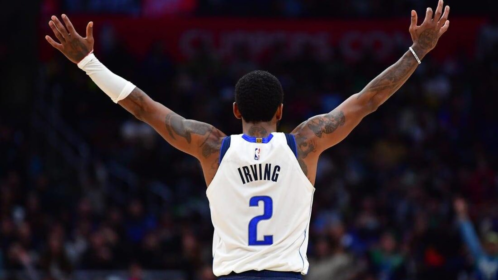 NBA roundup: Kyrie Irving leads Dallas to win in Mavs&#39; debut