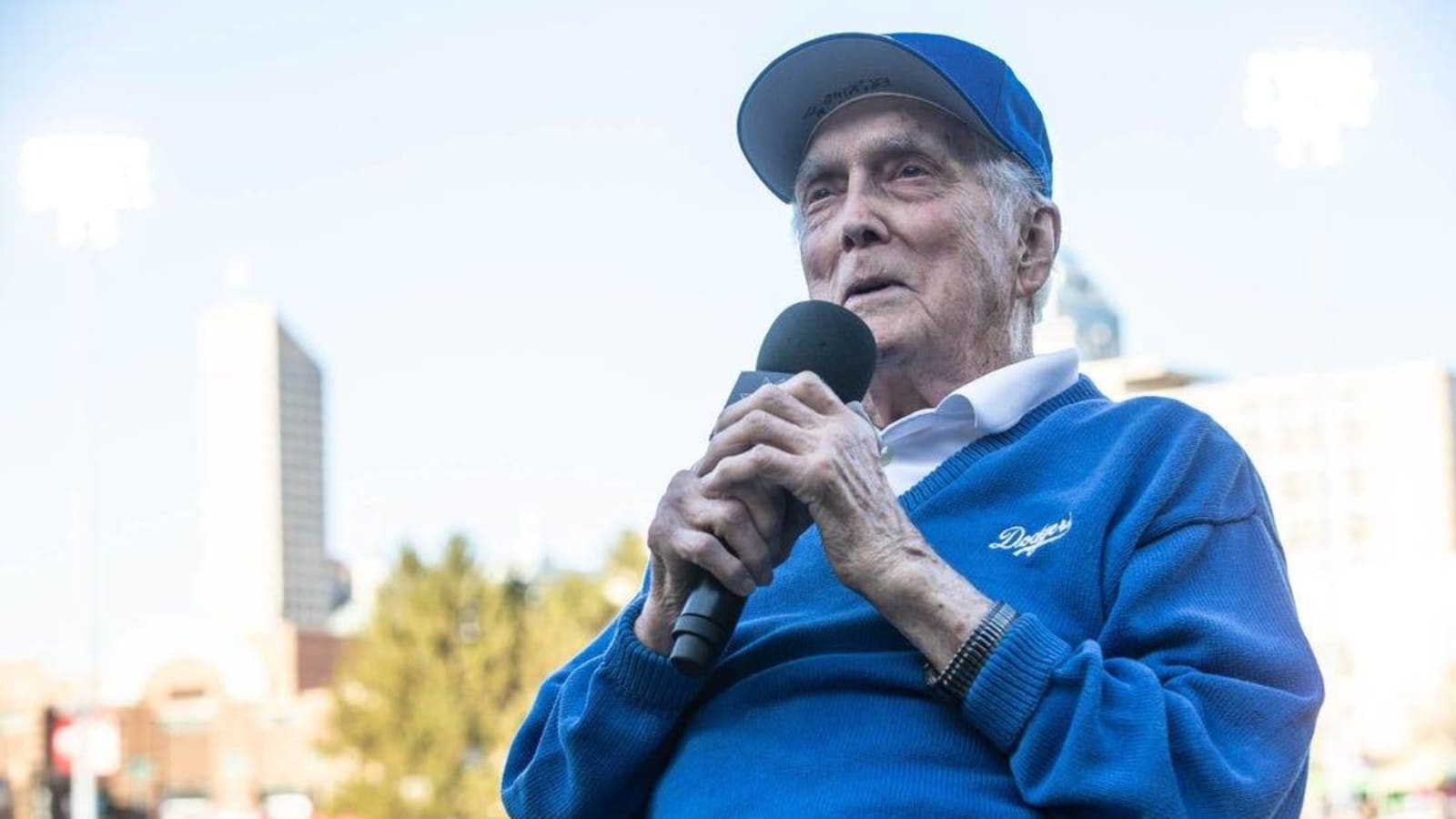 Dodgers great Carl Erskine dies at 97