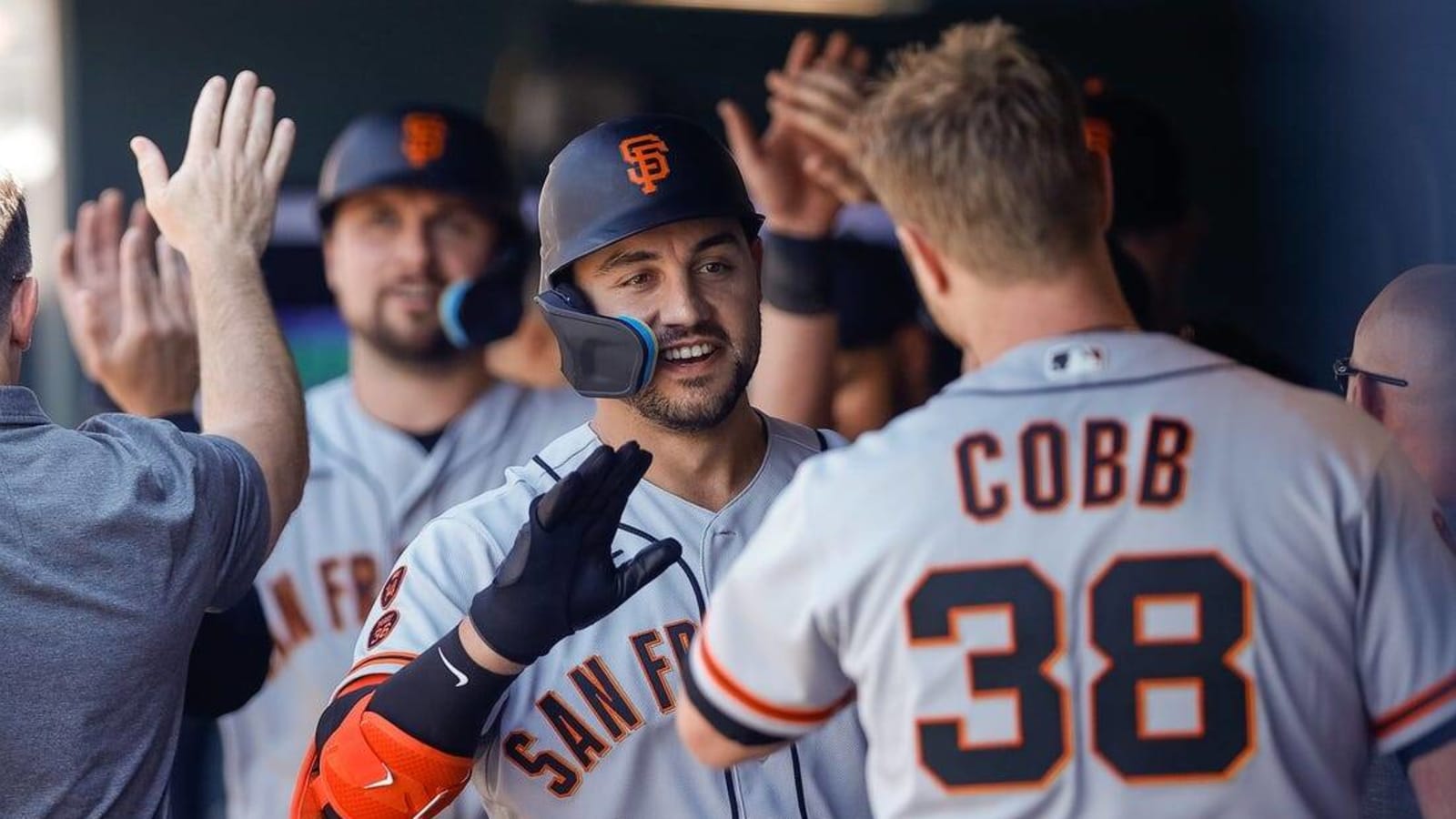 Giants rally in 9th to continue dominance of Rockies