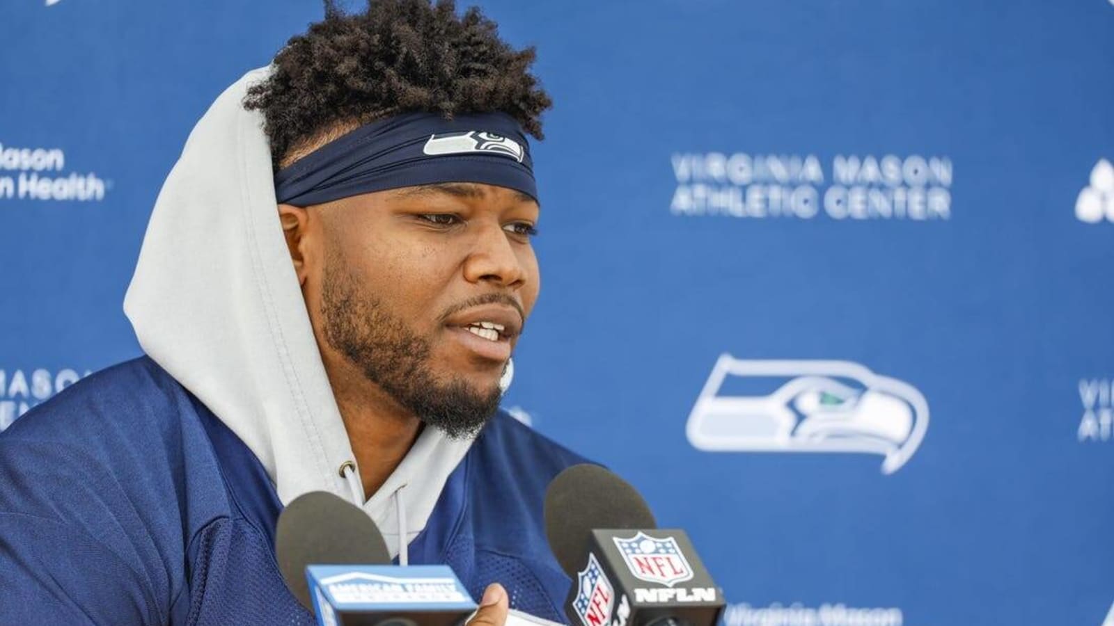 Seahawks RB Rashaad Penny tests positive for COVID-19