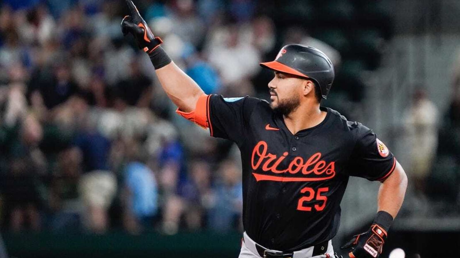 Anthony Santander homers twice as Orioles bomb Rangers
