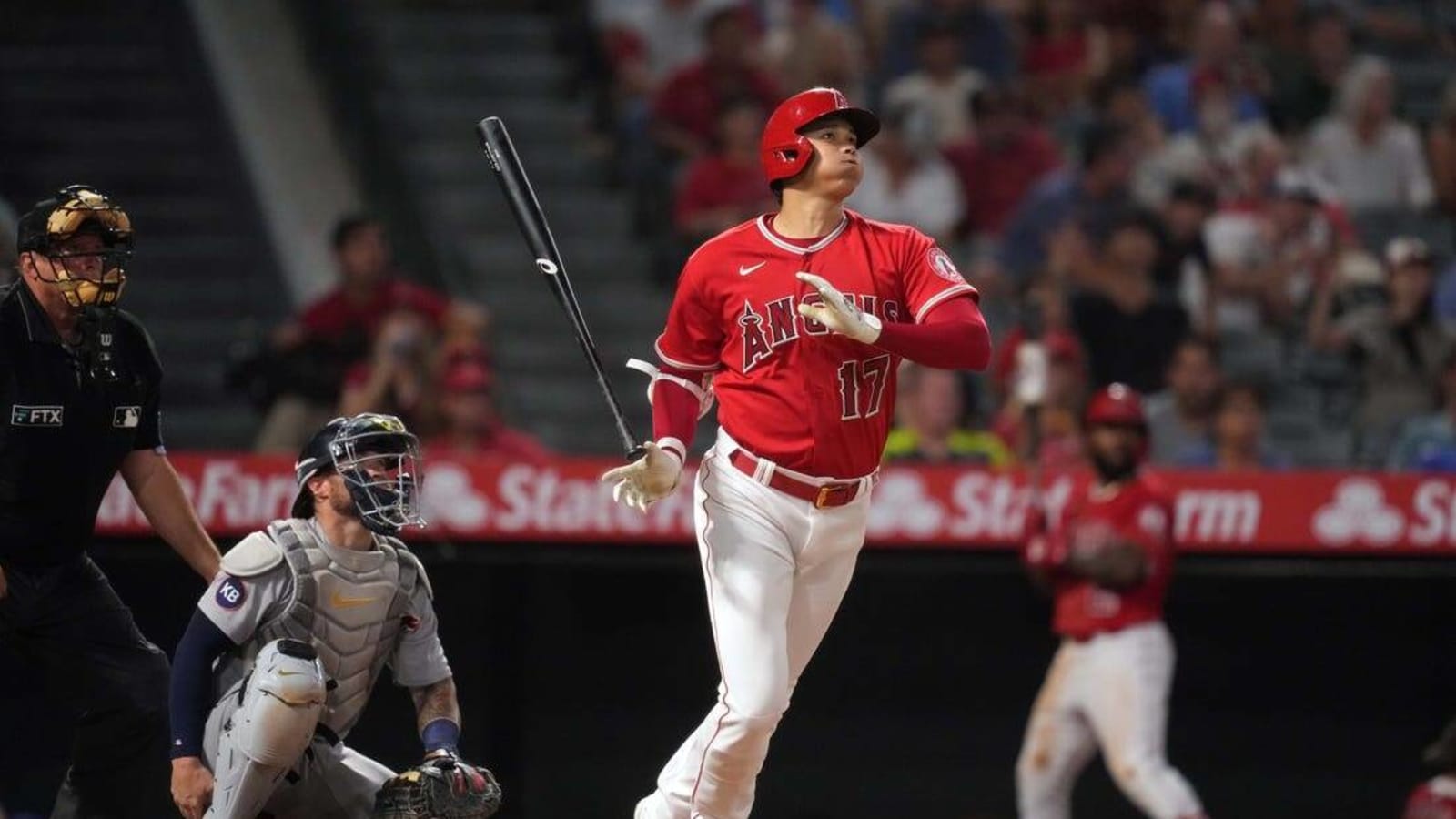 Angels edge Tigers on Magneuris Sierra&#39;s 10th-inning bunt