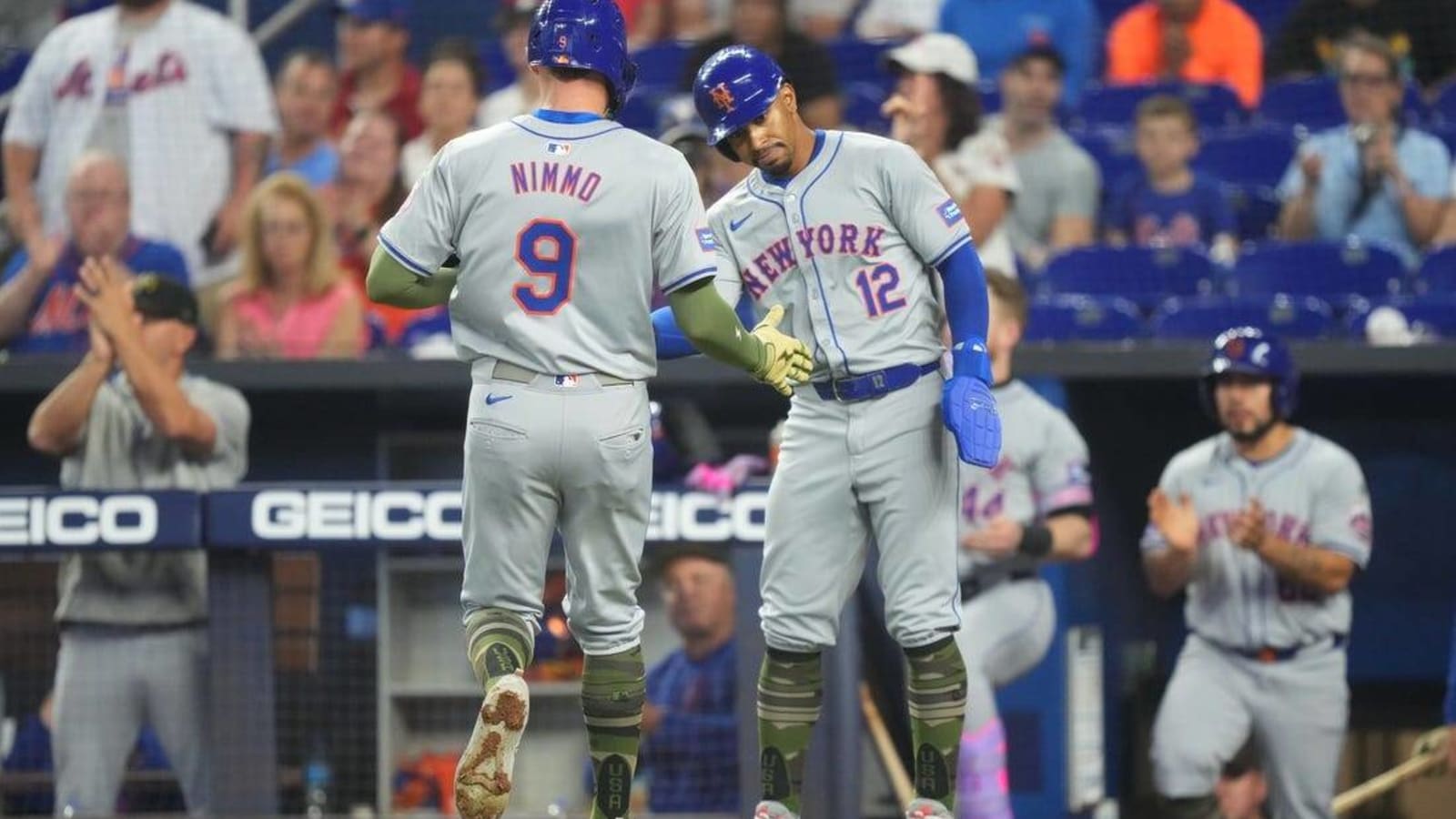 Mets show late-inning resolve in dispatching Marlins