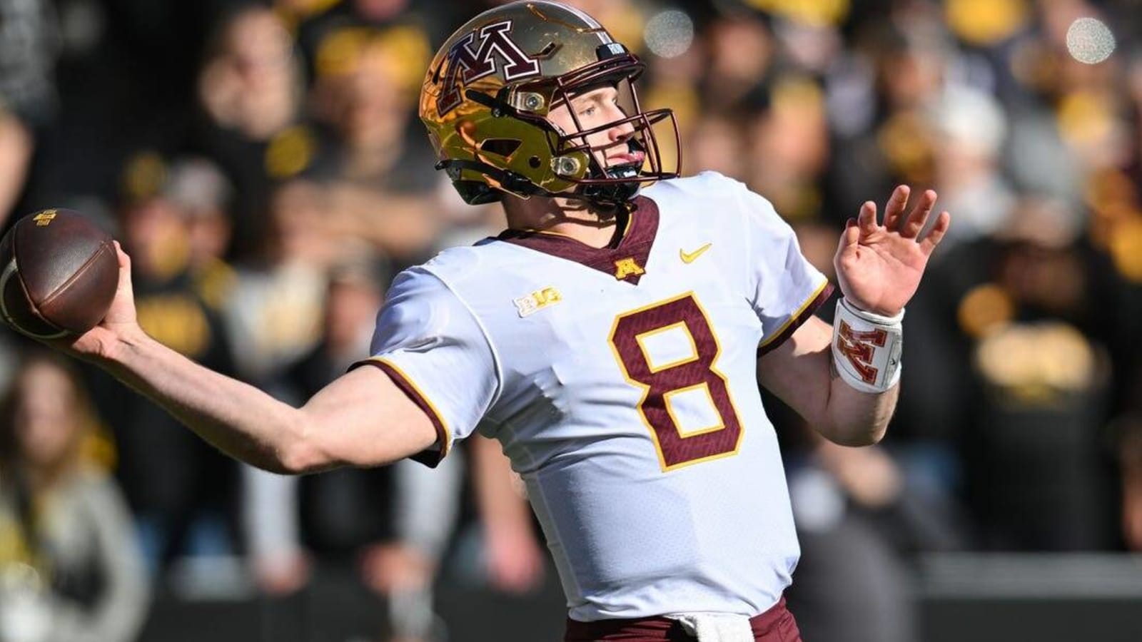 Minnesota, in last shot to secure bowl eligibility, faces Wisconsin