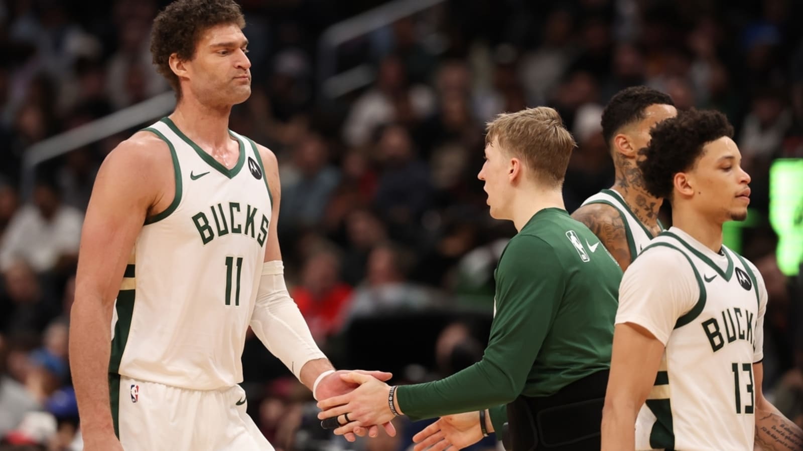Brook Lopez helps short-handed Bucks get past Wizards