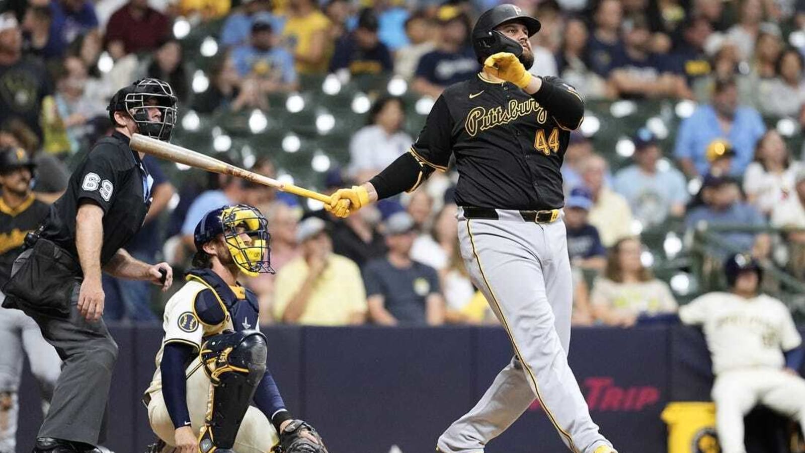 Homer-happy Pirates look to flex muscles vs. Brewers