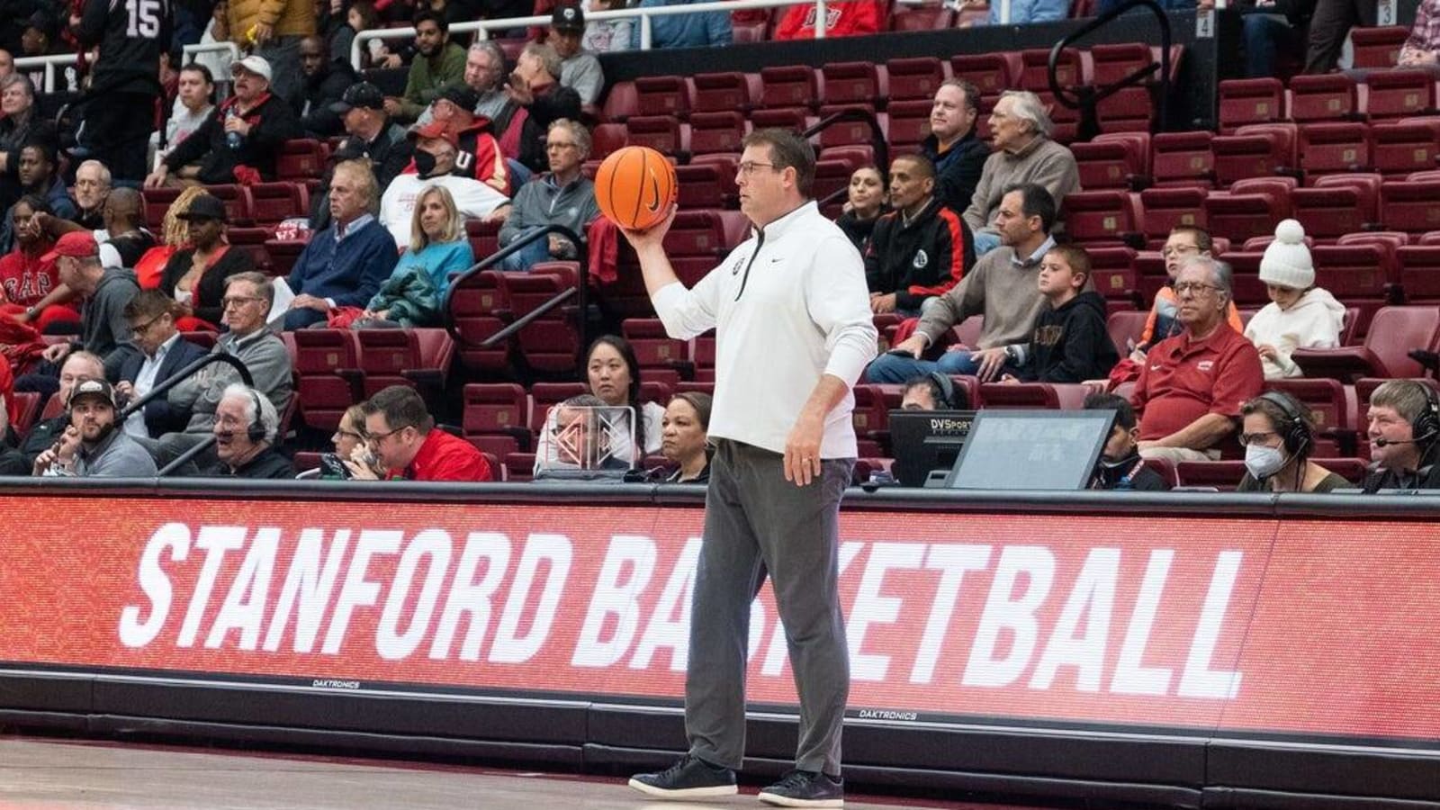 Stanford hits 14 3-pointers in rout of Cal Poly