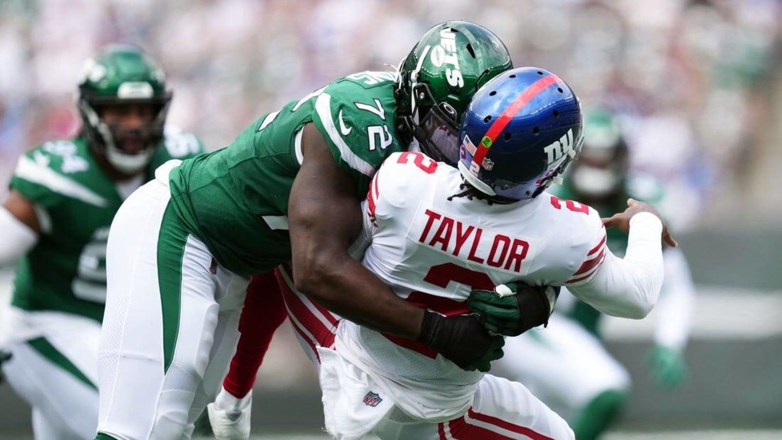 Giants QB Tyrod Taylor leaves game vs. Jets with back injury