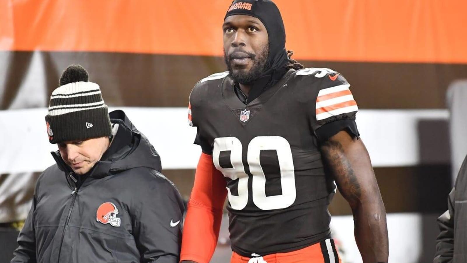 Browns downgrade DE Jadeveon Clowney to out vs. Steelers