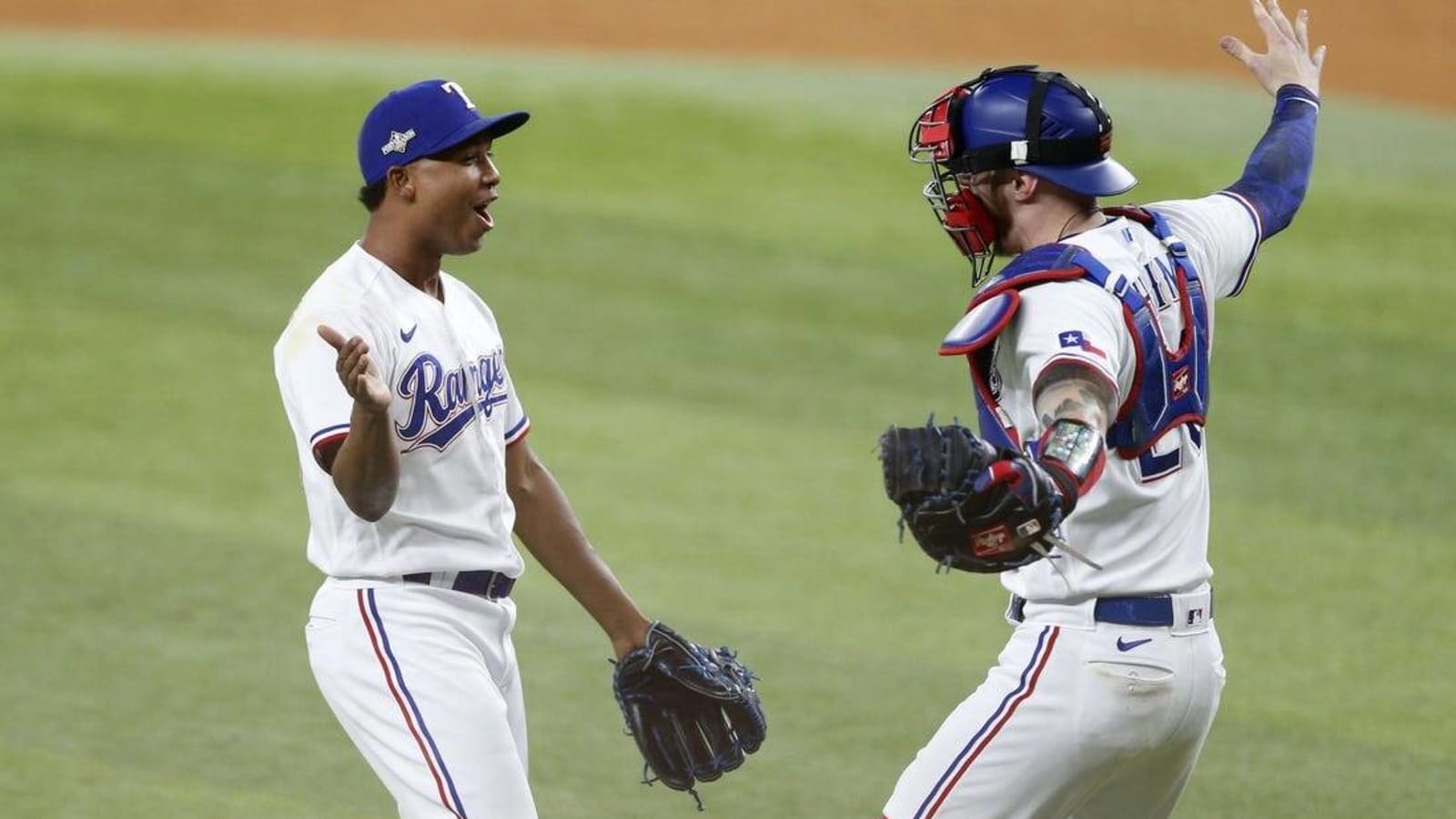 Rangers cap one-sided sweep of O&#39;s, advance to ALCS