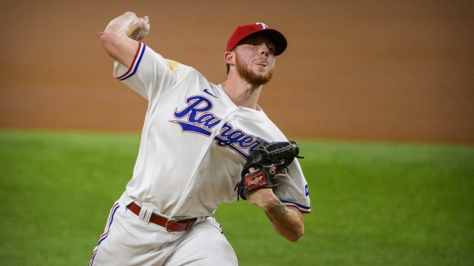 Rangers add two pitchers ahead of final series