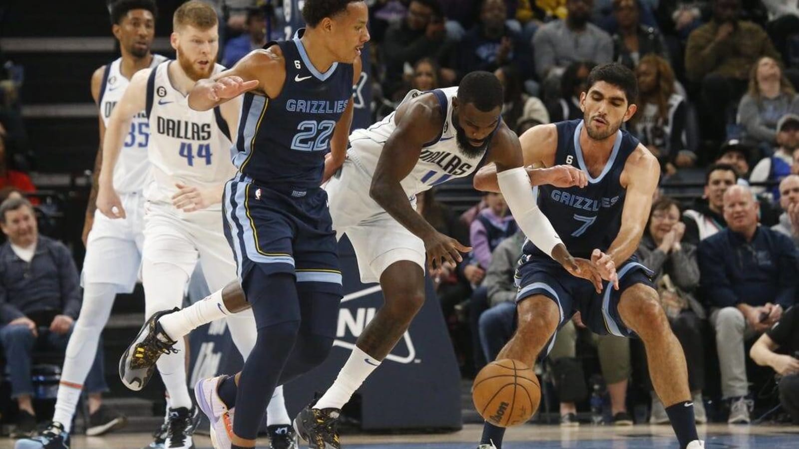 Grizzlies earn hard-fought win over Mavs, 112-108