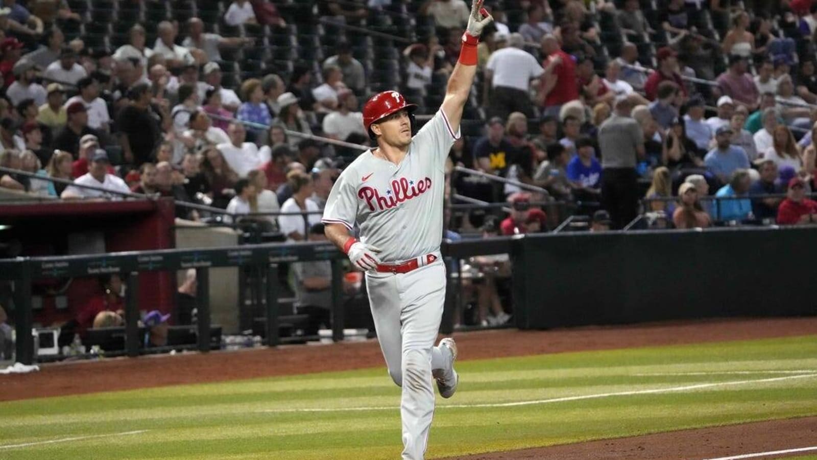 Phillies pull out 10-inning win over Diamondbacks