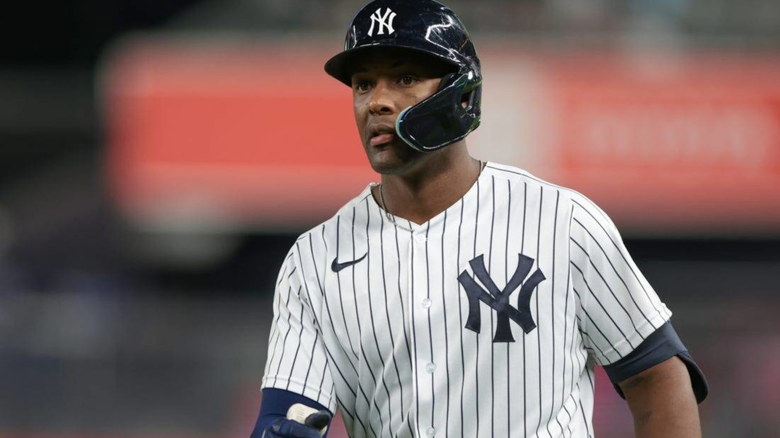 Pirates claim INF/OF Miguel Andujar from Yankees
