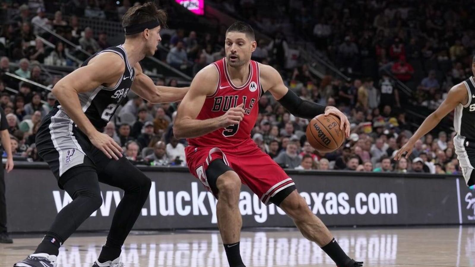 Bulls hand Spurs team-record-tying 16th straight loss