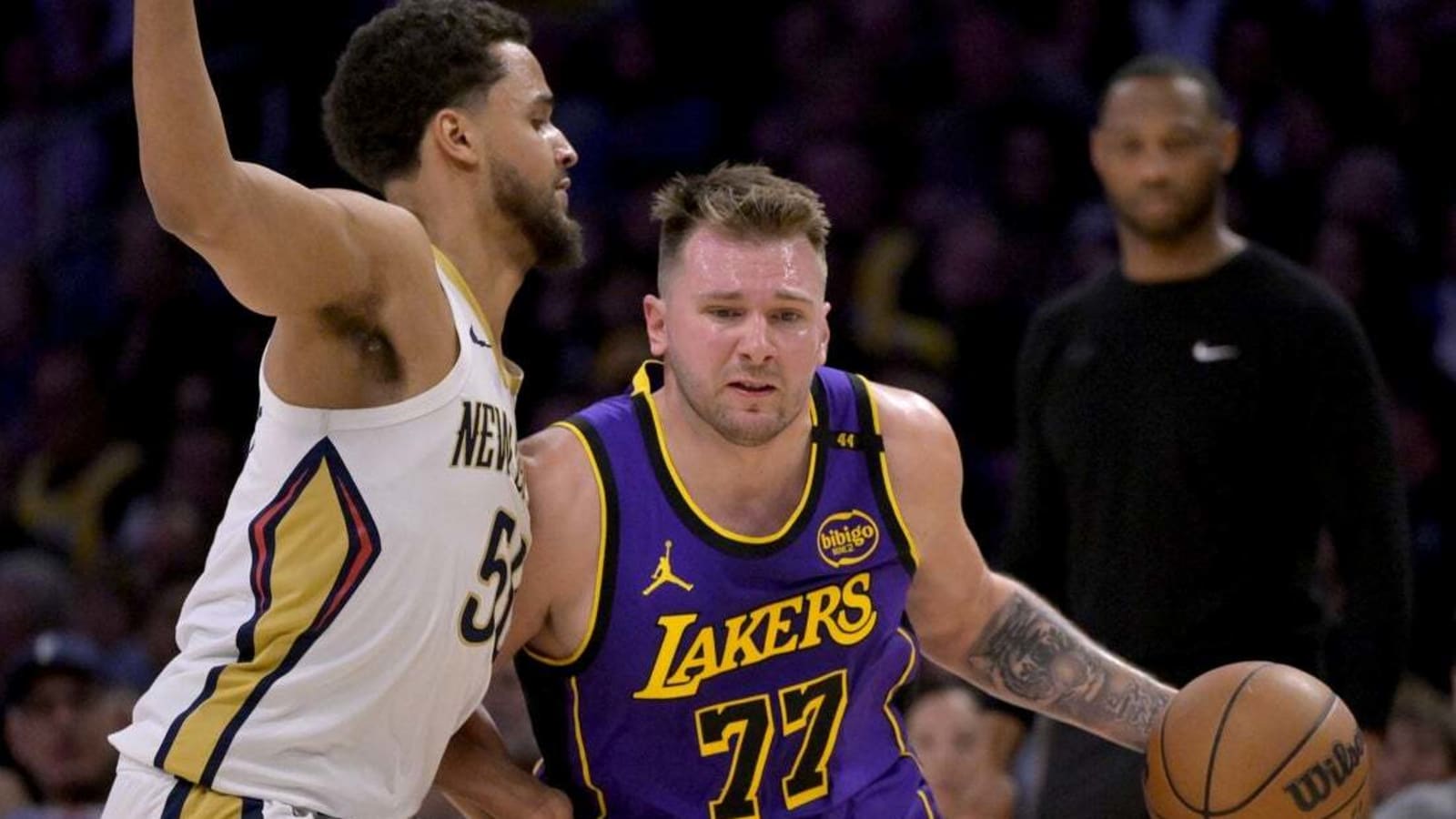 Luka Doncic puts up 35 as Lakers pound Pelicans