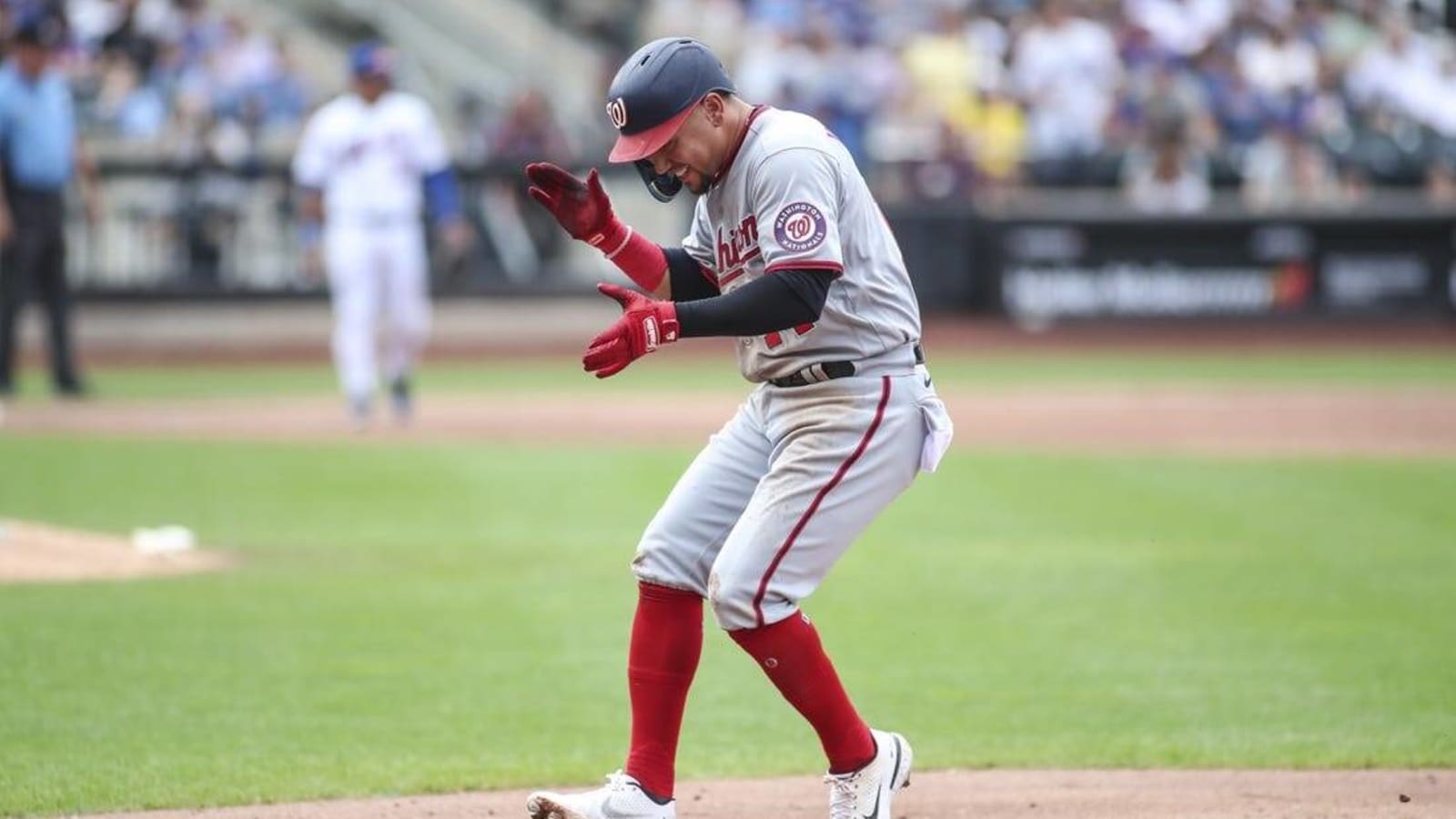 Nationals cruise past NL East-leading Mets 7-1