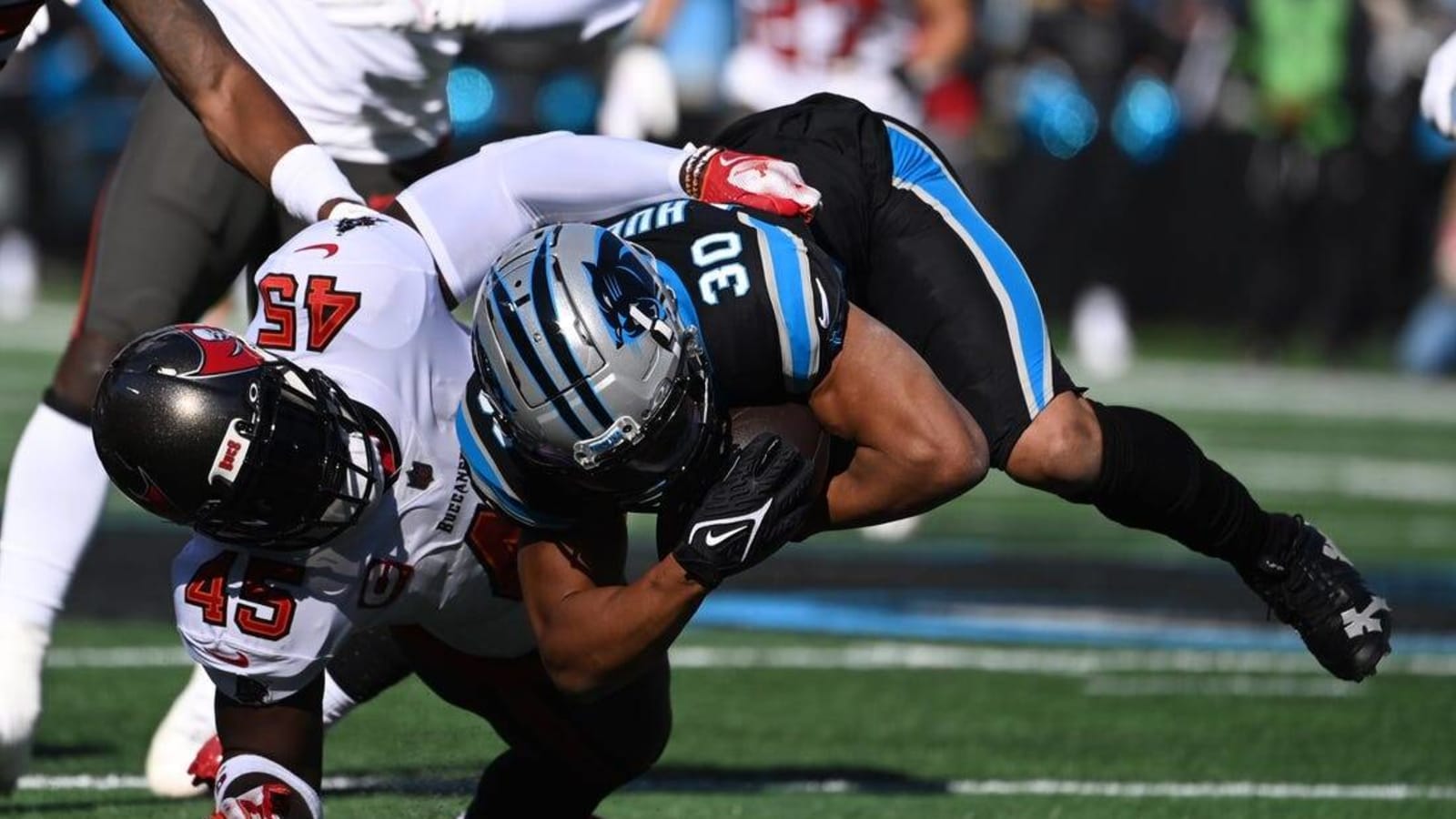 Buccaneers clinch NFC South with ugly win at Panthers