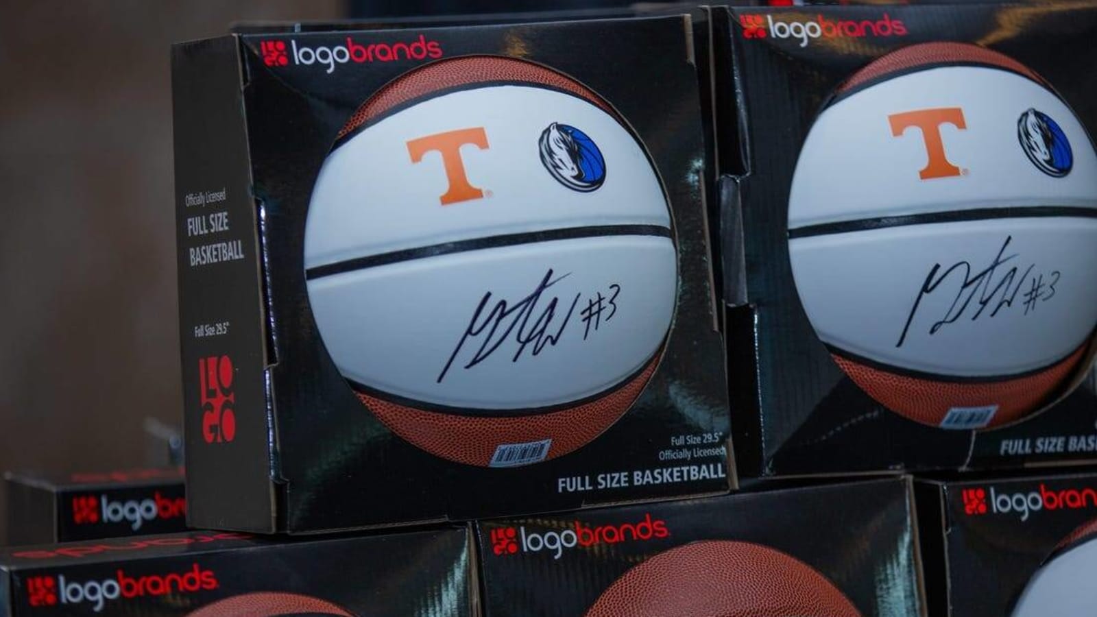 Tennessee tabs Marshall&#39;s Kim Caldwell as head coach