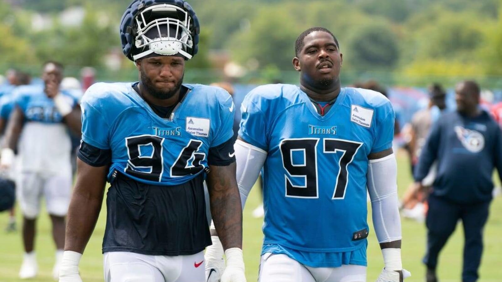 Report: Titans DE Da&#39;Shawn Hand (quad) out for season