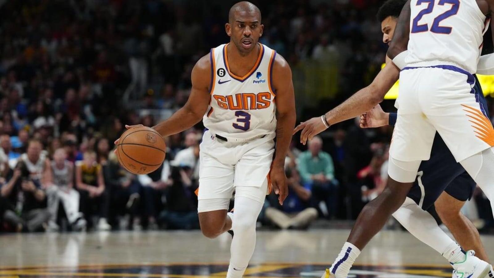 Suns&#39; Chris Paul leaves game with groin tightness