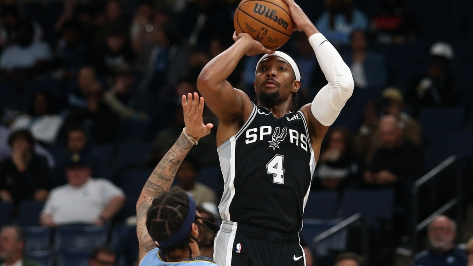 Trail Blazers sign veteran G Devonte' Graham
