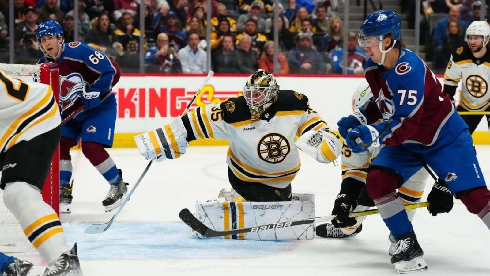 Linus Ullmark, Bruins blank short-handed Avalanche