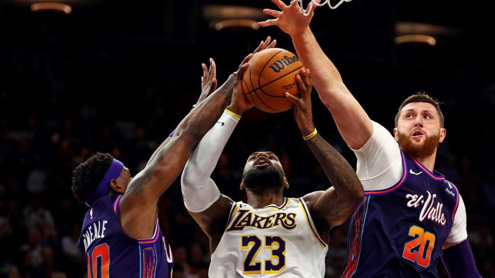 With rivalry evolving, Lakers, Clippers set to close season series