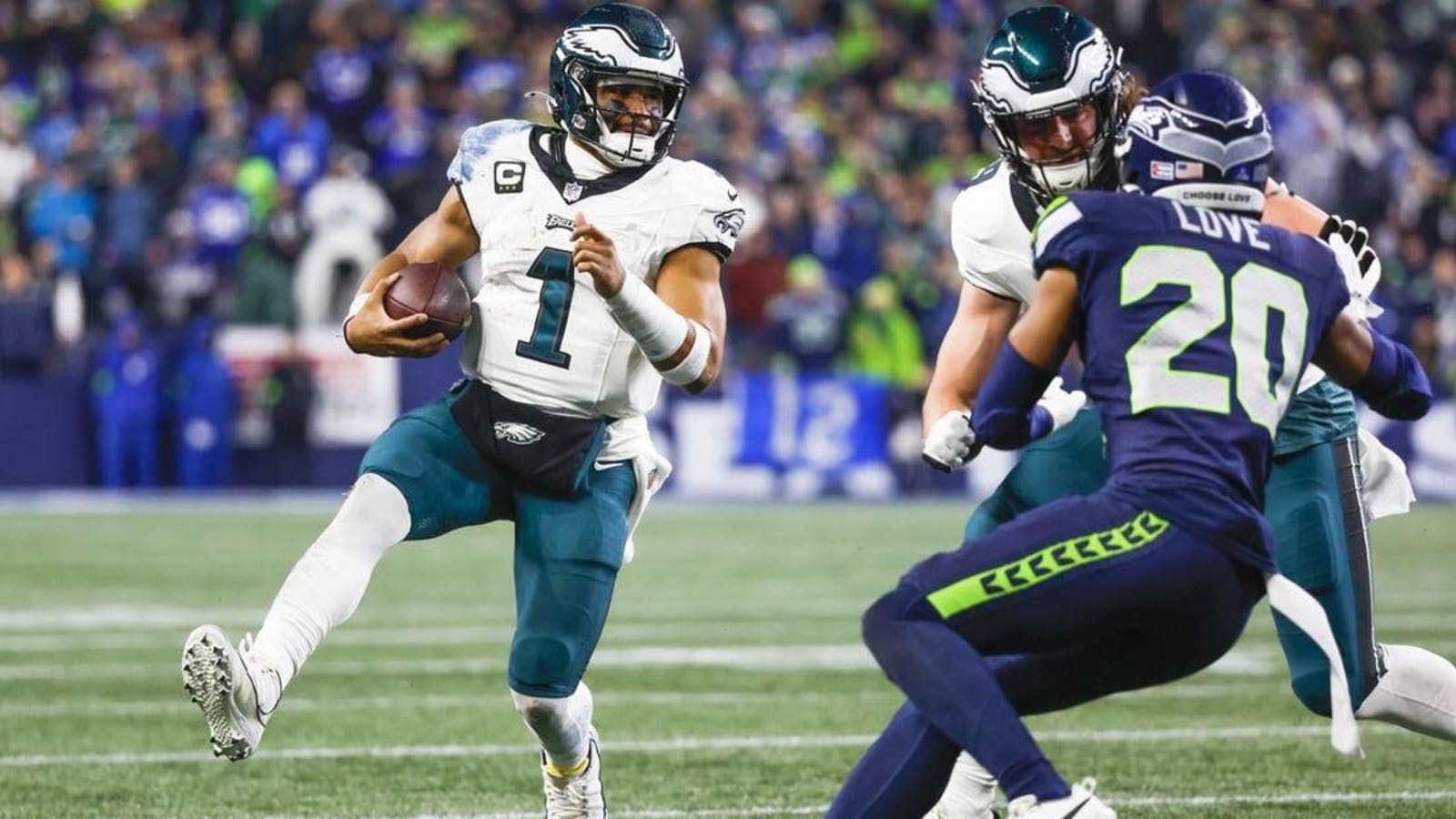 Seahawks stun Eagles with last-minute TD pass