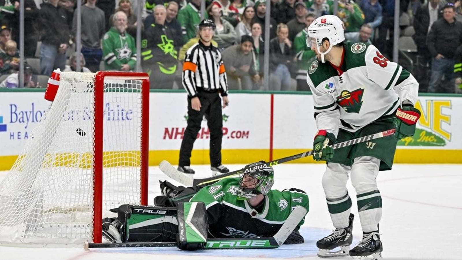 Wild squander four-goal lead before beating Stars in shootout