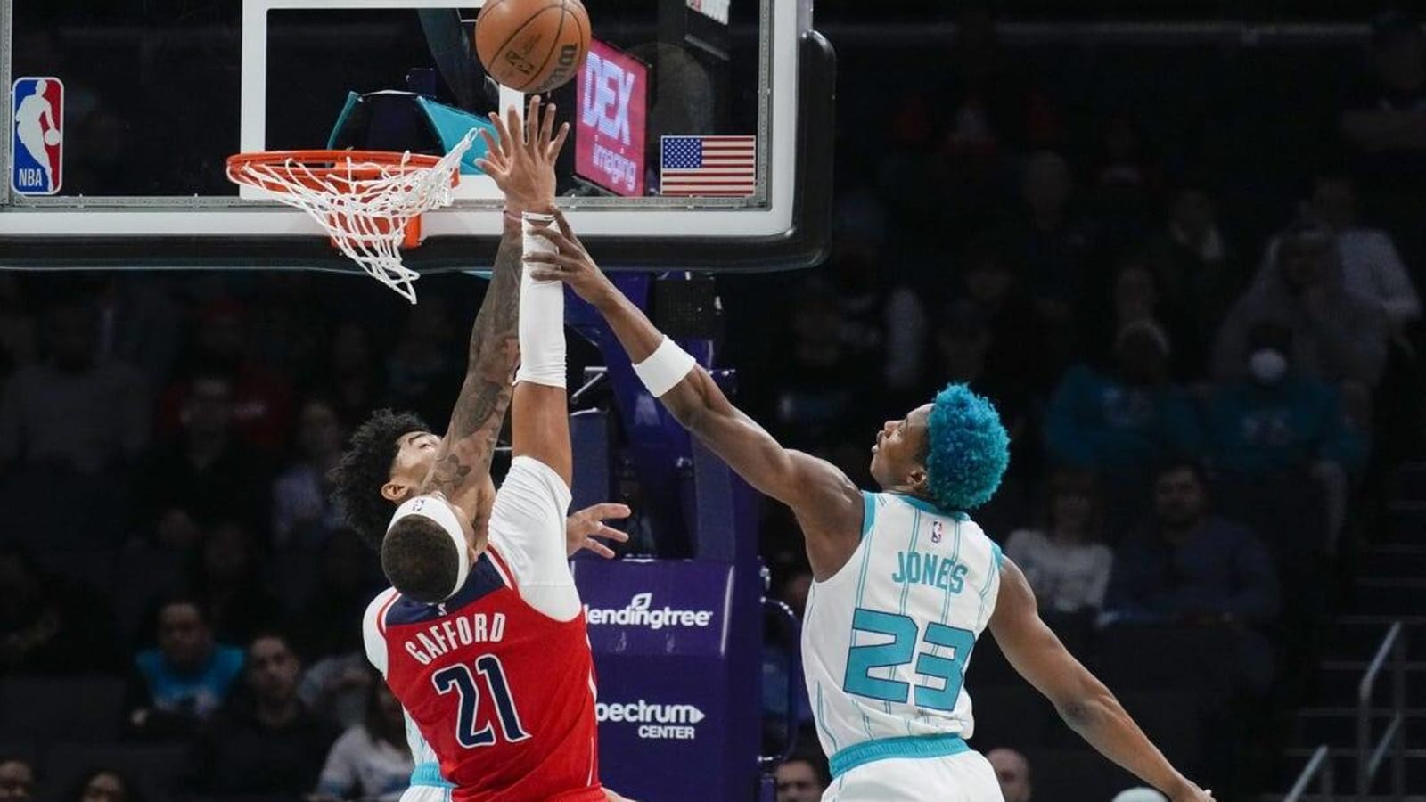 Hornets hold on despite furious Wizards rally