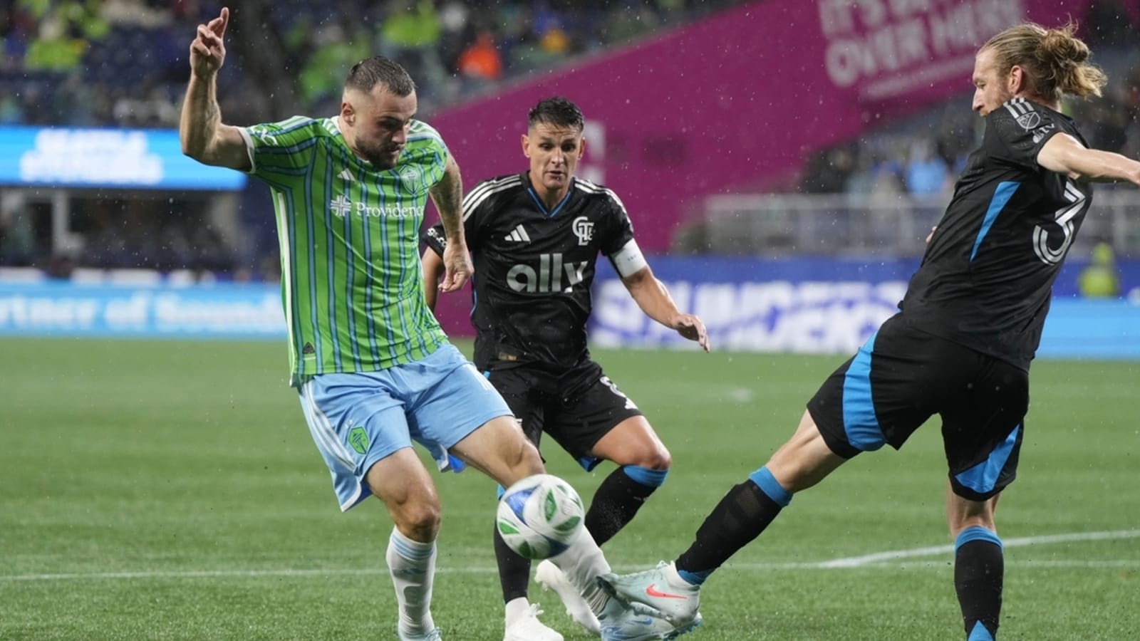 Jordan Morris tallies brace in Sounders&#39; draw vs. Charlotte FC