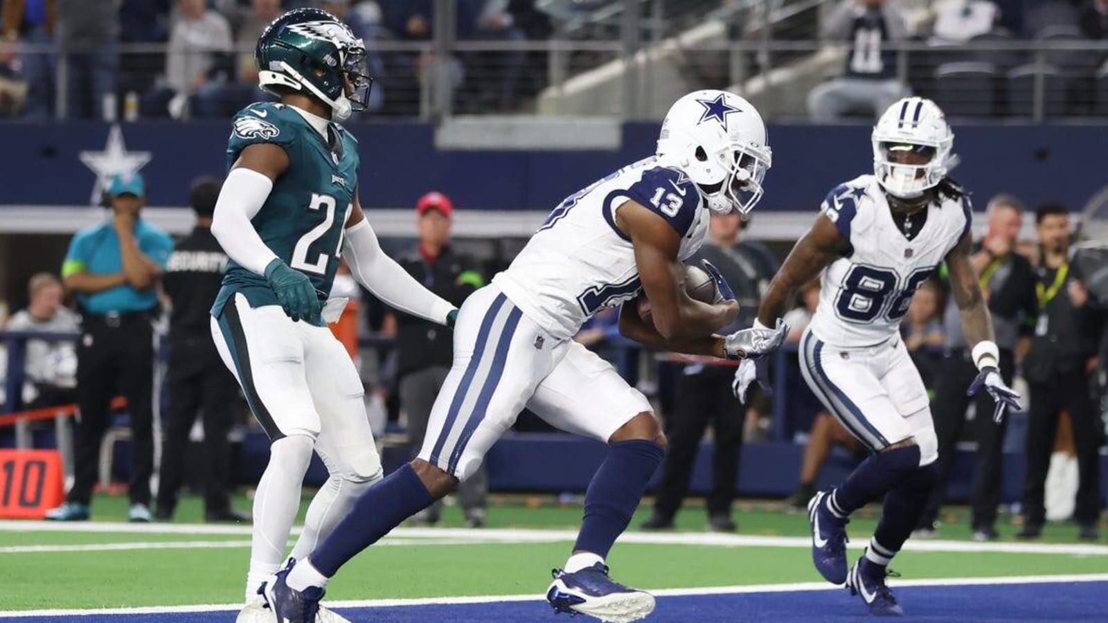 Cowboys use booming FGs in beating Eagles