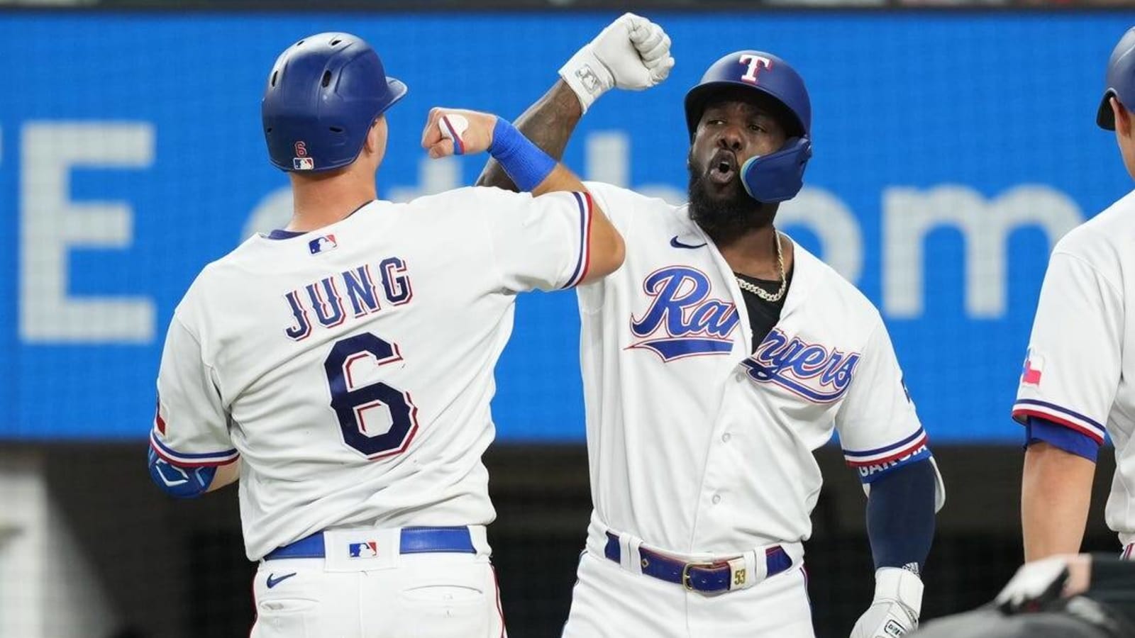 Rangers roll off 15 unanswered runs in rout of Red Sox