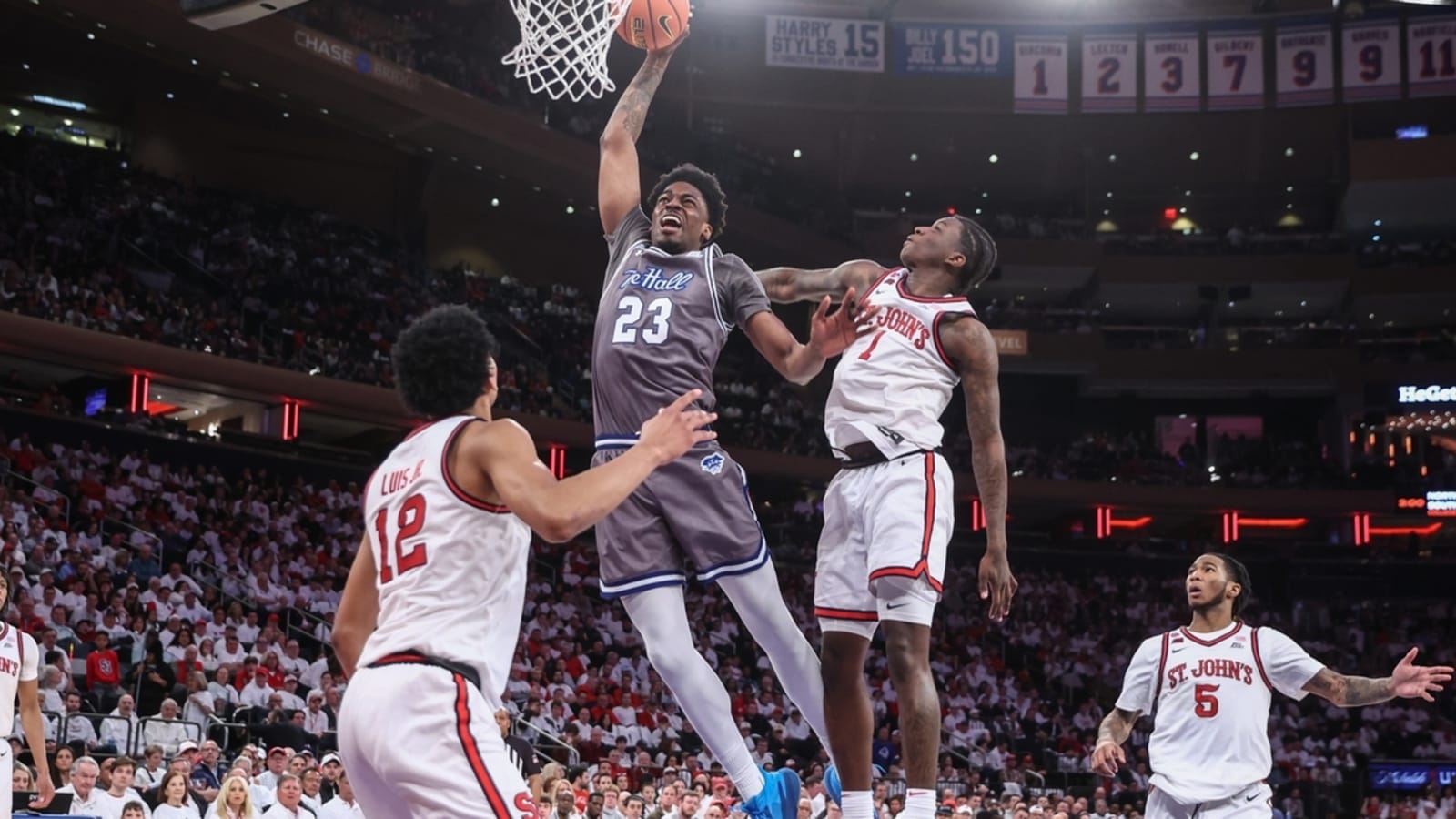 No. 7 St. John&#39;s holds off Seton Hall to clinch Big East title