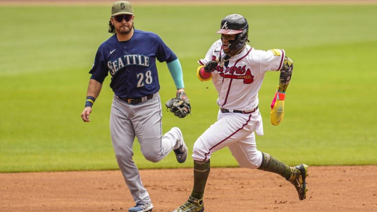 Braves&#39; Jared Shuster stifles Mariners for first MLB win