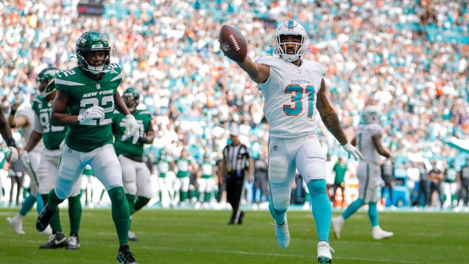 Raheem Mostert sets TD mark as Dolphins blast Jets