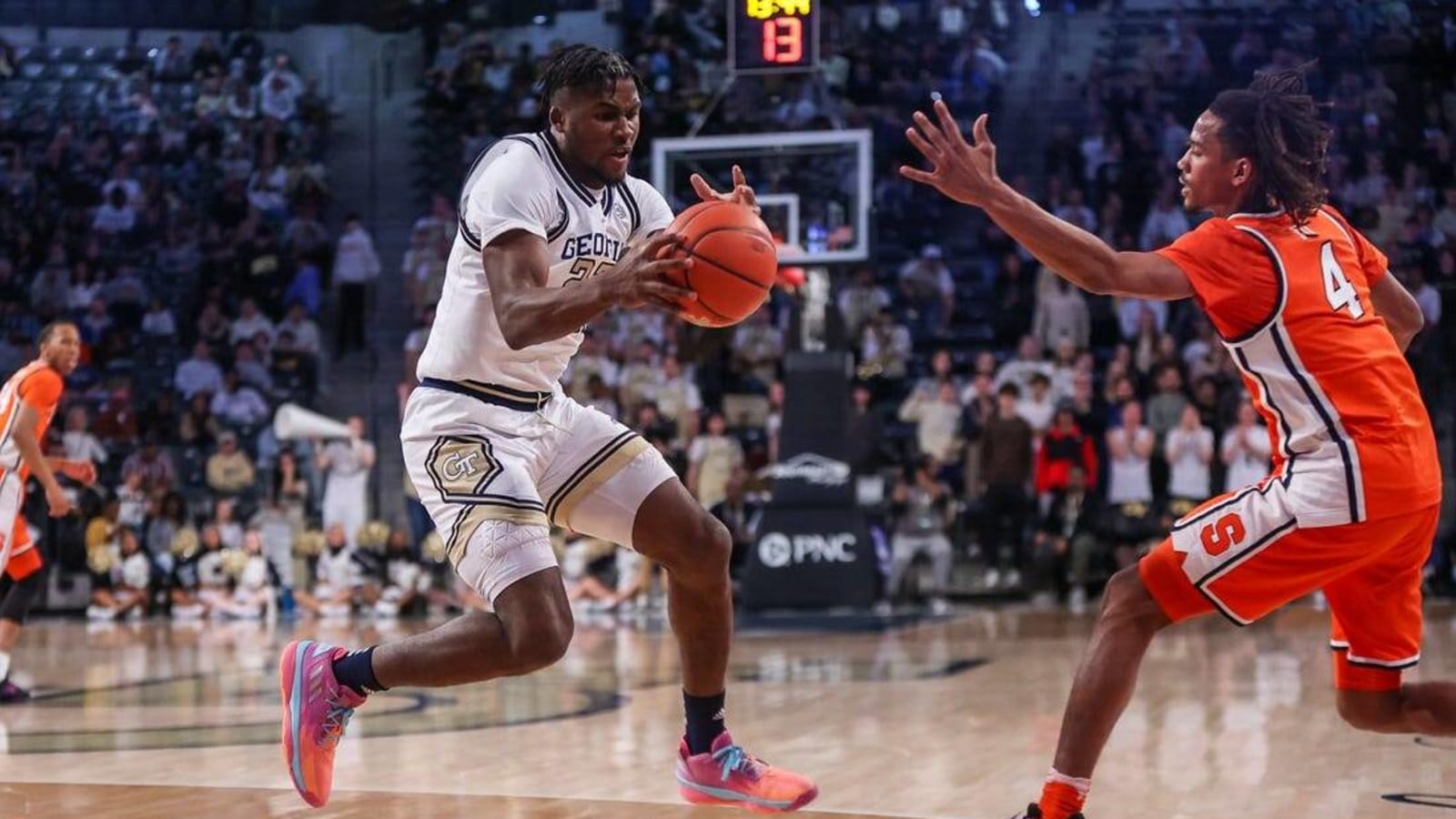 Georgia Tech holds off Syracuse, 65-60