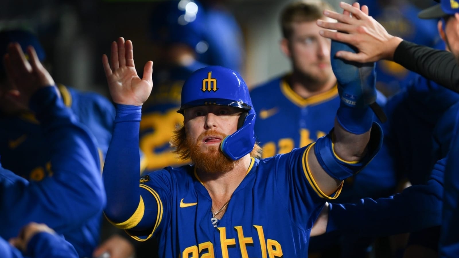 Reports: Cubs, Justin Turner agree to deal
