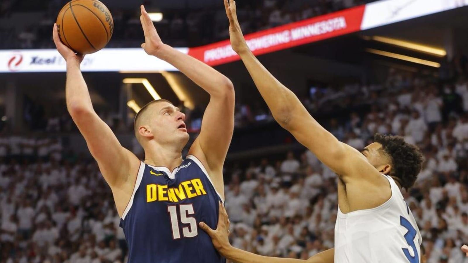 Road team wins again as Nuggets knock off Wolves, tie series