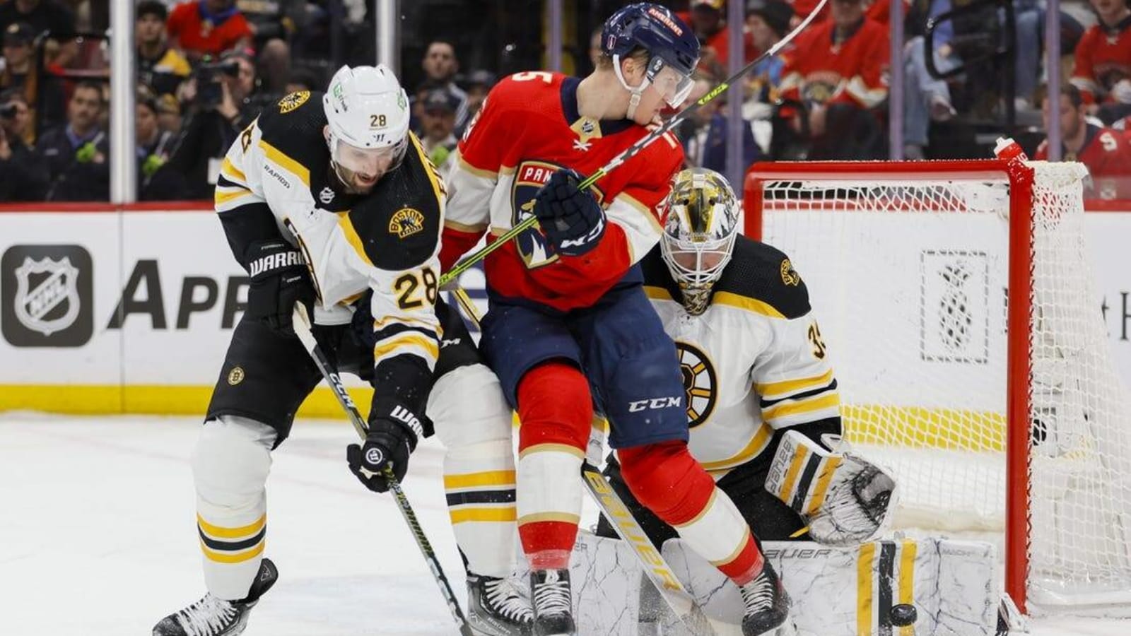 Bruins dominate Panthers to take 2-1 series lead