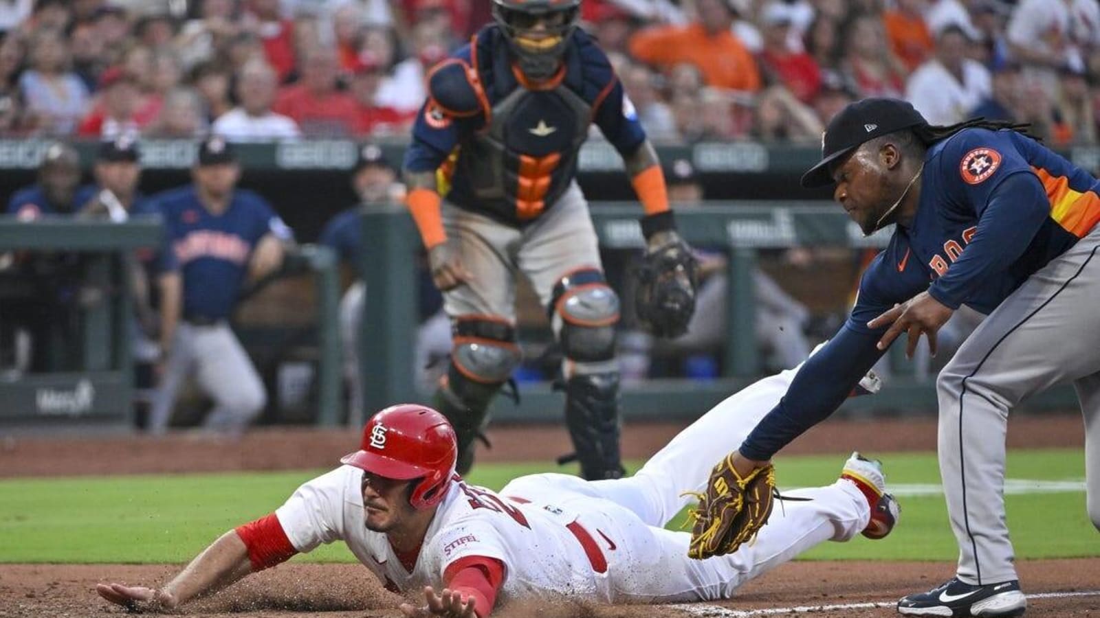 Surging Cardinals, struggling Astros square off