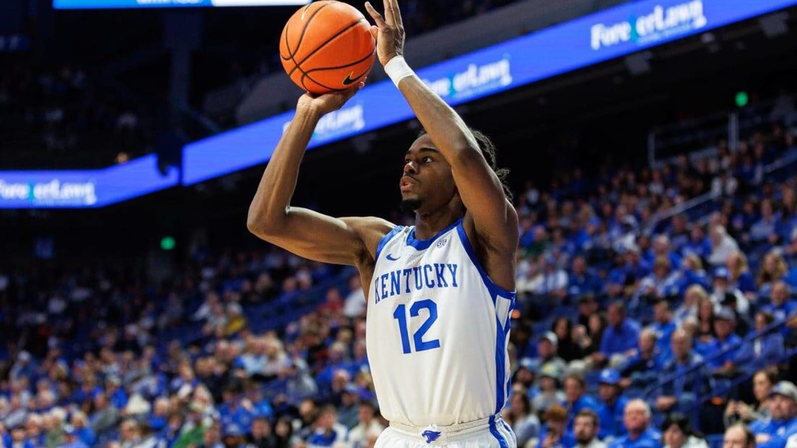 Antonio Reeves, No. 17 Kentucky look to jolt No. 1 Kansas