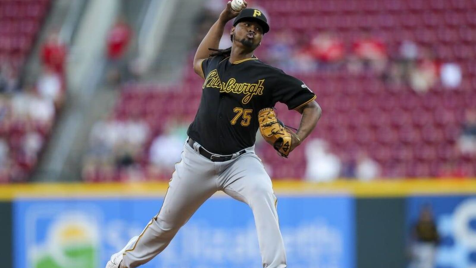 Luis Ortiz shines in debut, Pirates one-hit Reds to sweep twin bill